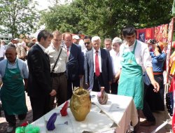 Özel gençlerin özel el işleri sergilendi