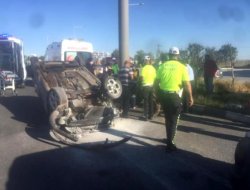 Otomobilin takla atma anı kamerada; 3 yaralı