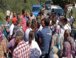 Sarıca Halkı Yolu Trafiğe Kapattı