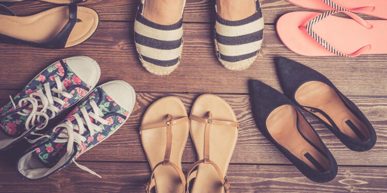 Yazın giyilen sert tabanlı terlik ve sandaletler nasır sebebi