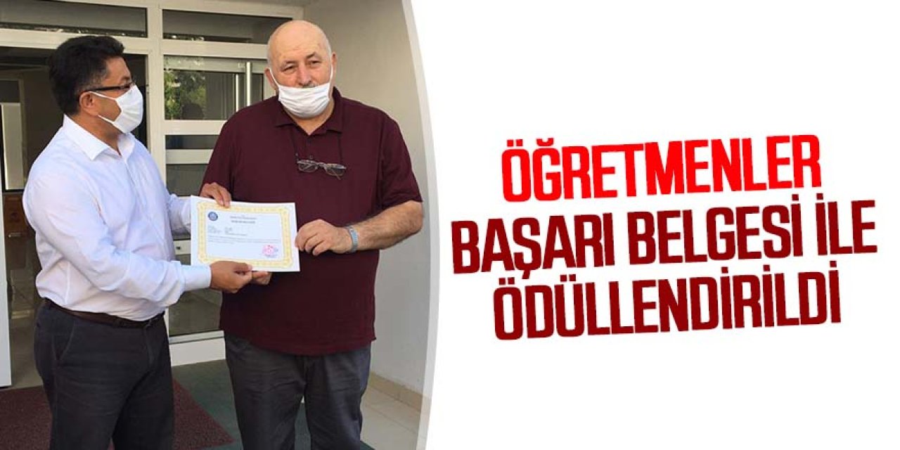 Öğretmenler Başarı Belgesi İle Ödüllendirildi