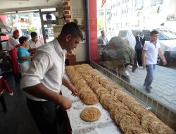 Tahinli Pideler tezgâhlardaki yerlerini aldı
