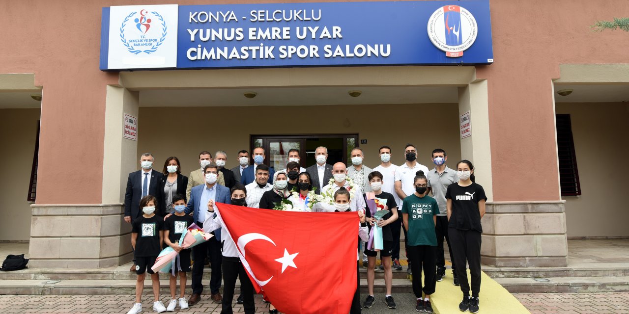 Konya’nın Gururu Olan Elif’e Coşkulu Karşılama