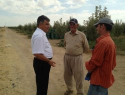 Özgüven çiftçilerle bir araya geldi