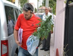 SOKAK SATICILARINA ŞOK BASKIN!