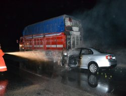 Otomobil Kamyona arkadan çarptı: 1 Ağır Yaralı