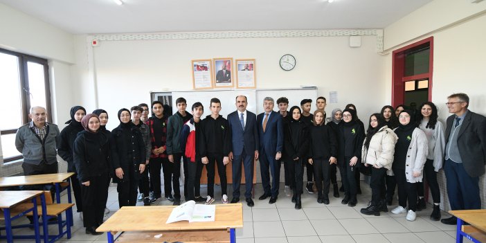 Başkan Altay 2023’ün İlk Ziyaretini Lise Öğrencilerine Yaptı