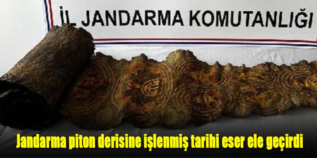 Antik Mısır dönemine ait piton derisine işlenmiş eser ele geçirildi