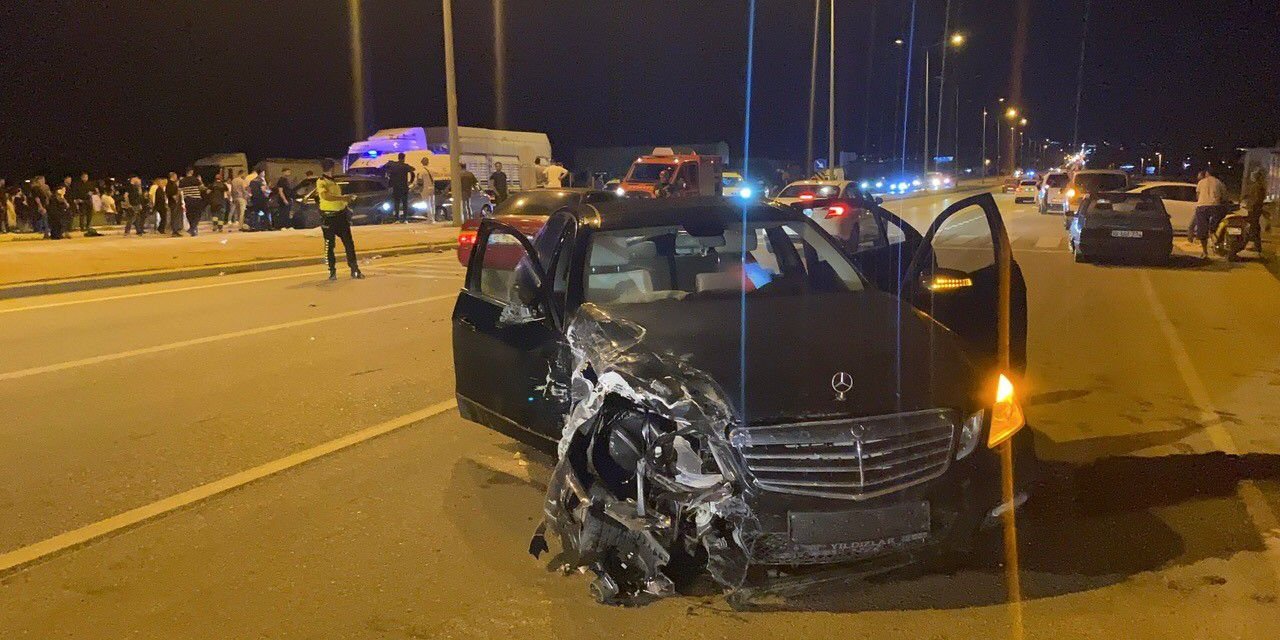 İki otomobil çarpıştı: 3 yaralı