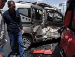 Yine O Kavşak Yine Trafik Kazası,Bir Aile Ölümden Döndü 1 Yaralı