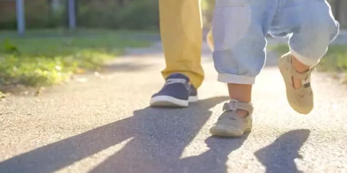 Her 10 çocuktan 7’sinde görülüyor Bu belirtiler varsa sebebi ‘düztabanlık’ olabilir! 