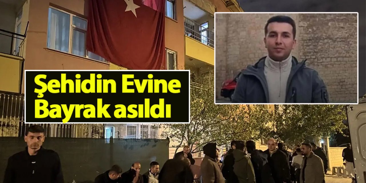 Şehidin Evine Bayrak asıldı