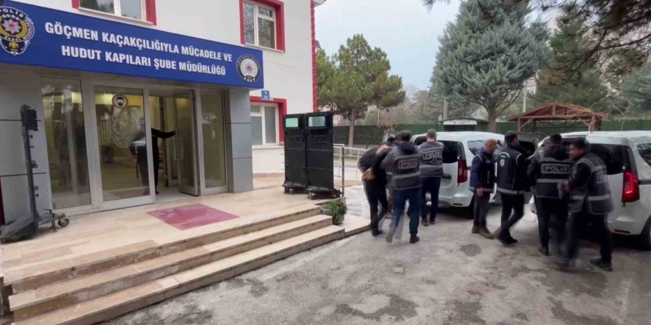 Konya merkezli göçmen kaçakçılığı operasyonunda 10 tutuklama