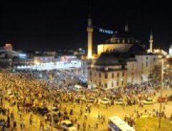 Mübarek Kadir Gecesi’nde Mazlumlar İçin Dua Edelim