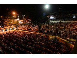 Kadir Gecesinde Ulu Cami Hınca Hınç Doldu