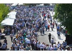 Oy Kullanma İşlemi Devam Ediyor