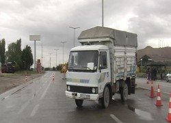 AYNI YERDE 2 AYRI TRAFİK KAZASI 1 YARALI