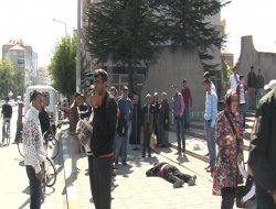 Anıt Önünde Üzücü Olay!...