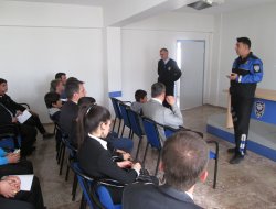 Polis’den Öğrencilere Bilgilendirici Toplantı