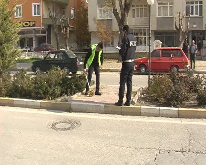 Otomobil Yayaya Çarptı  1 Yaralı