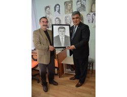 Ressam Ziya Öztürk’den Sürpriz Hediye