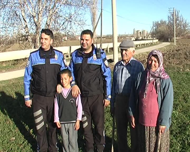 Polis, Kolu Doğuştan Felçli Öğrenciye Sahip Çıktı