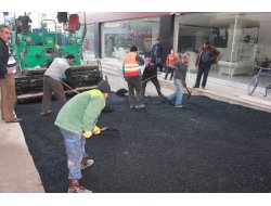 Belediye Gece Gündüz, Soğuk Sıcak Demeden Çalışıyor