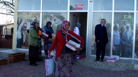 HUZUR-DER YARDIMLARINI SÜRDÜRDÜ