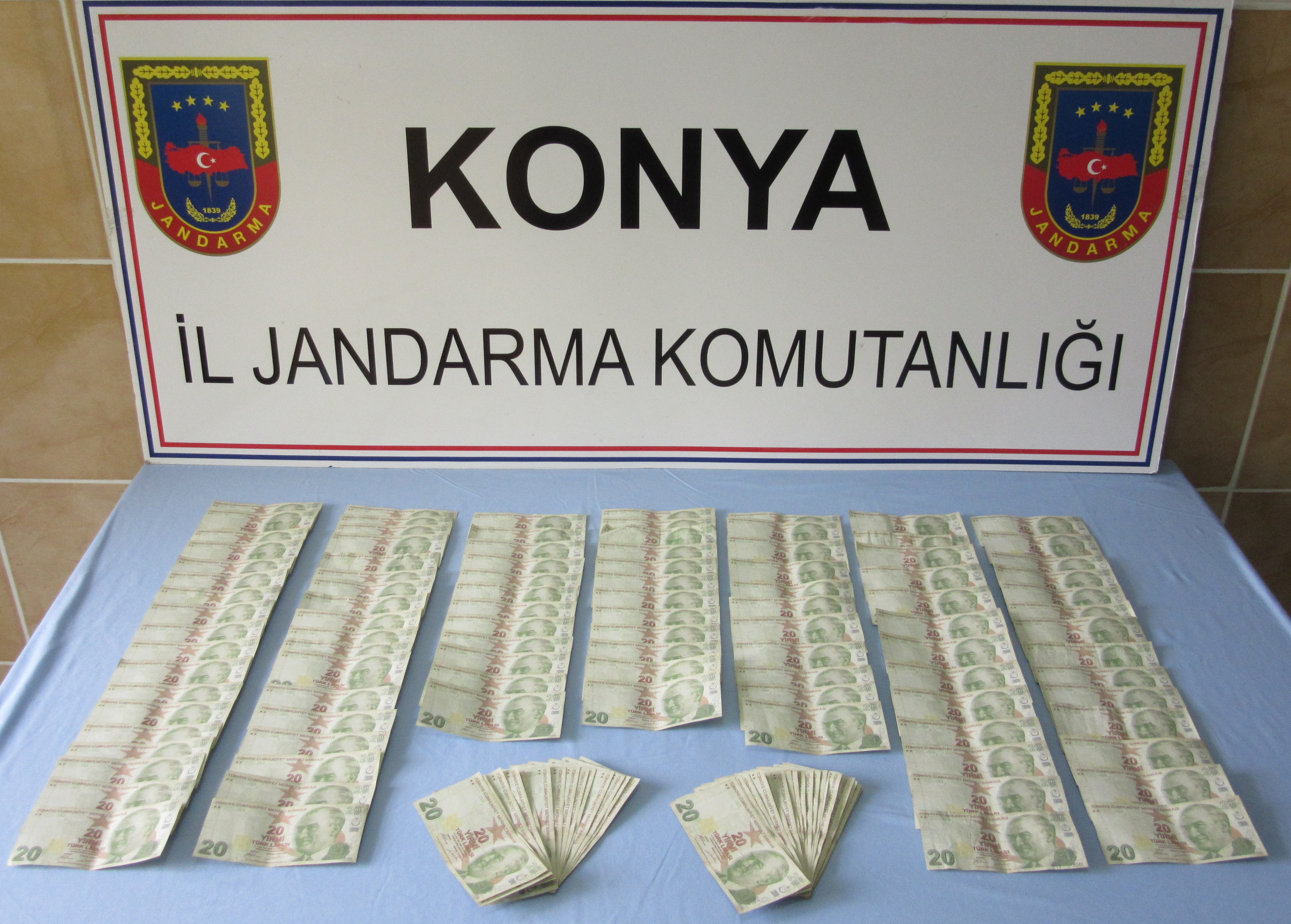 JANDARMA SAHTE PARAYA GEÇİT VERMEDİ