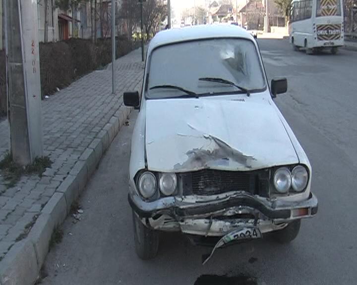 Camı Buzlanan Otomobil, Kazaya Neden Oldu