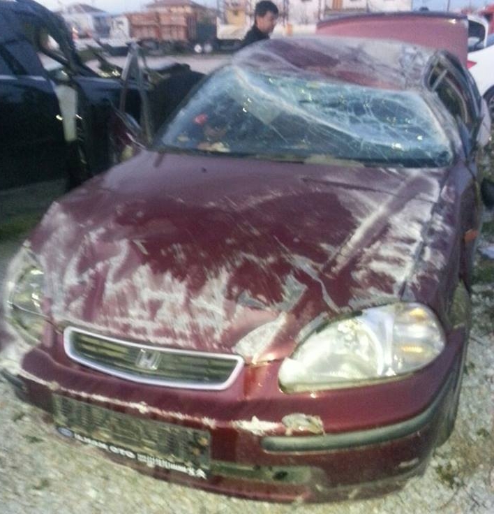 OTOMOBİL TAKLA ATTI  1 YARALI