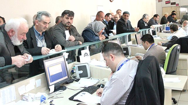 Kendi İşinde Çalışan Emeklinin Maaş Kesintisine Son