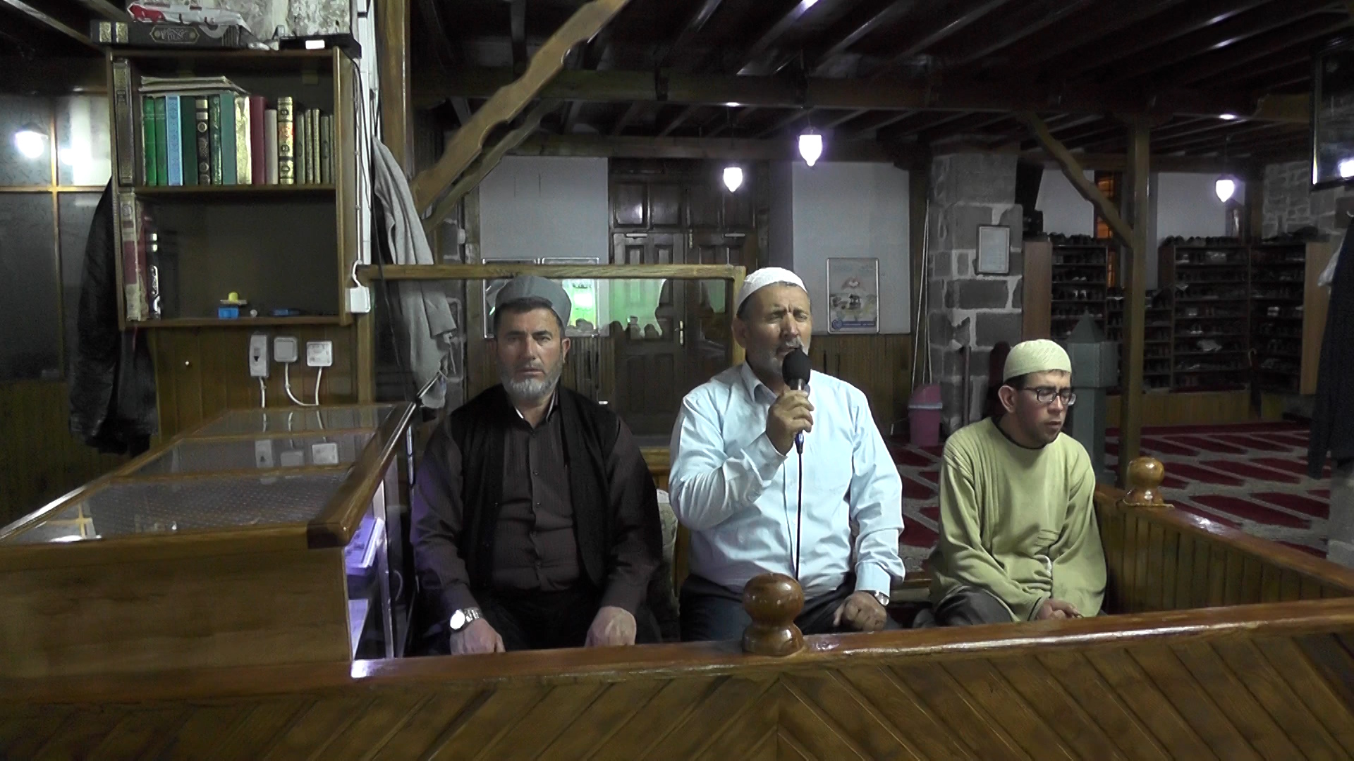 00000.00_00_31_21.still001.jpg 00000.00_00_31_21.still001.jpg