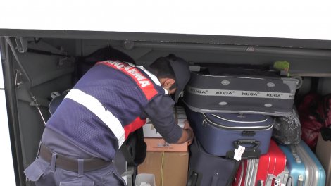 00000.00_02_03_06.still008.jpg 00000.00_02_03_06.still008.jpg