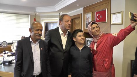 00000.00_04_16_17.still006.jpg 00000.00_04_16_17.still006.jpg