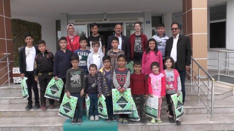 00000.00_04_33_21.still001.jpg 00000.00_04_33_21.still001.jpg