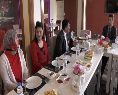 04-002.jpg 04-002.jpg