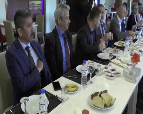 06-002.jpg 06-002.jpg