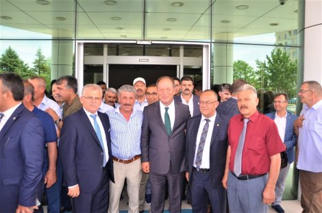 06.06.2019-baskan-oprukcu-bayram’da-da-hemsehrileriyle-10.jpg 06.06.2019-baskan-oprukcu-bayram’da-da-hemsehrileriyle-10.jpg