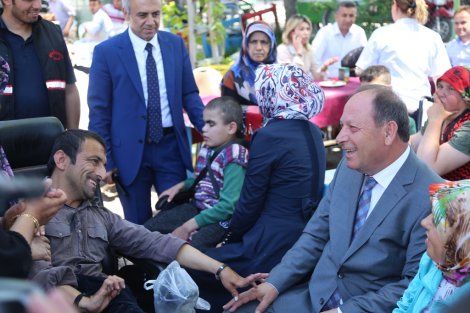 15.04.2019-baskan-oprukcu,-engelli-vatandaslar-ve-aileleri-ile-bir-araya-geldi-3.jpg 15.04.2019-baskan-oprukcu,-engelli-vatandaslar-ve-aileleri-ile-bir-araya-geldi-3.jpg