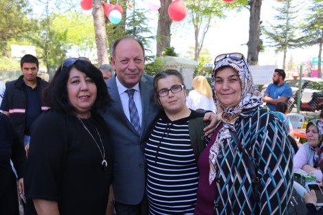 15.04.2019-baskan-oprukcu,-engelli-vatandaslar-ve-aileleri-ile-bir-araya-geldi-4.jpg 15.04.2019-baskan-oprukcu,-engelli-vatandaslar-ve-aileleri-ile-bir-araya-geldi-4.jpg