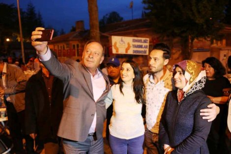 18.05.2019-baskan-oprukcu-ozel-bireyler-ve-aileleri-ile-iftarda-bulustu-6.jpg 18.05.2019-baskan-oprukcu-ozel-bireyler-ve-aileleri-ile-iftarda-bulustu-6.jpg