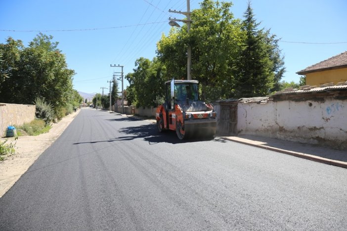 dogu-alagoz-mahallesi-turbe-caddesi-tahtakopru-mevkiinde-sicak-asfalt-calismasi-004.jpg