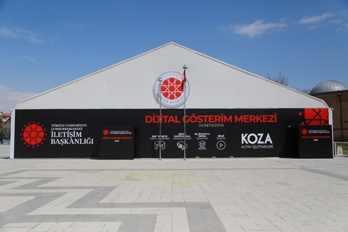 23-nisan-coskusu-dijital-gosterim-merkezinde-yasatiliyor.jpg