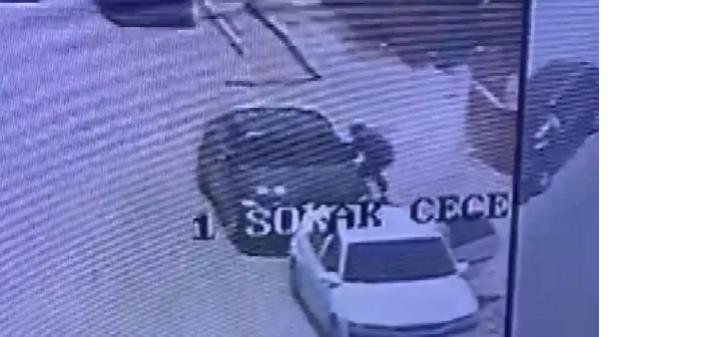 dun-yasanan-otomobil-soygunu-kamerada-001.jpg