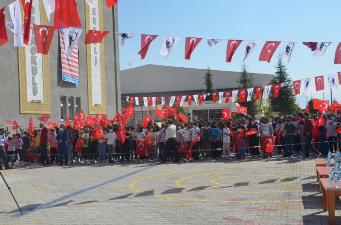 2021-2021-egitim-ogretim-yili-acilis-programi-toki-ilkokulunda-duzenlendi-001.jpg