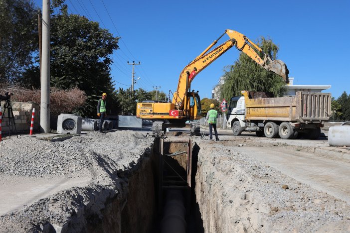 kuluda-kanalizasyon-sebeke-hatlari-islah-ediliyor-001.jpg