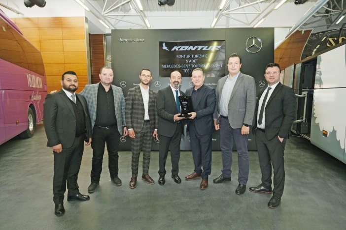kontur-turizm-mercedes-benz-turkten-5-adet-mercedes-benz-tourismo-16-21i-teslim-aldi.jpg