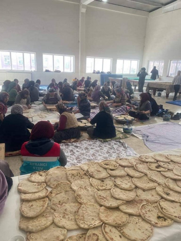 ayranci-ve-halkapinarli-kadinlardan-ekmek-destegi-002.jpg