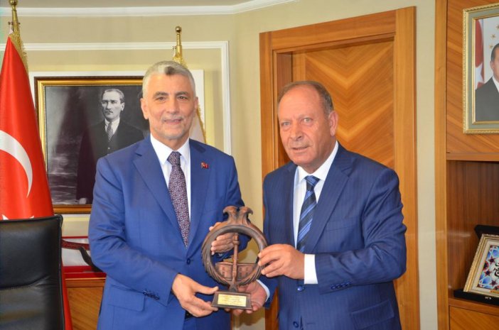 ticaret-bakani-omer-bolat-eregli-belediyesini-ziyaret-etti-001.jpg